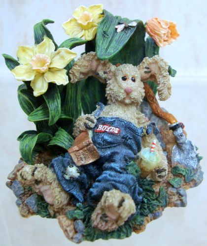 BOYDS BEARS Farmer McHare RESIN Rabbit 3E 36601  