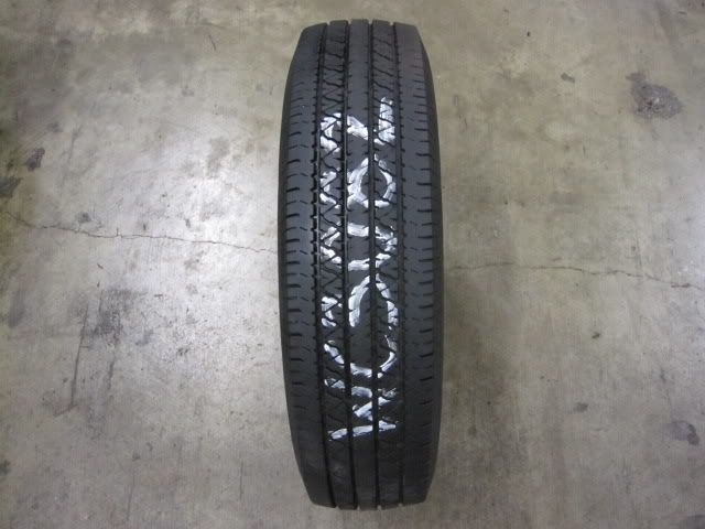 ONE UNIROYAL LAREDO HD/H 215/85/16 TIRE (WC3082) 8 9/32  