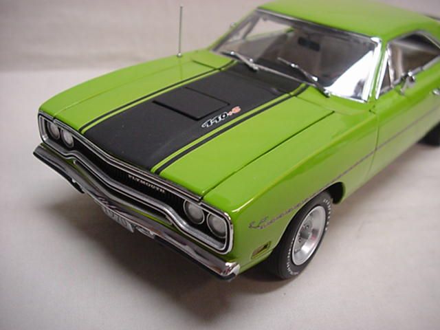 ROAD RUNNER SASSY GREEN 440 6 PACK 70 PLYM GMP 1/18  