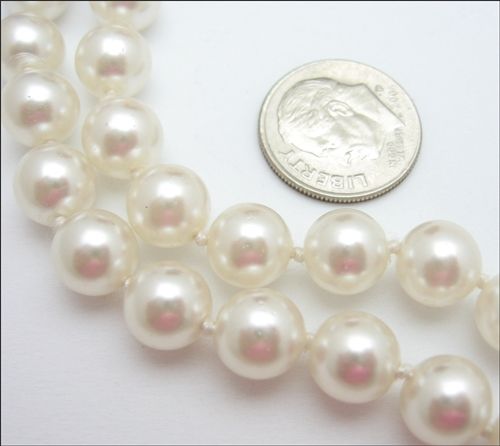 GLASS FAUX PEARL BEADS NECKLACE Vintage 24 in Length, White  
