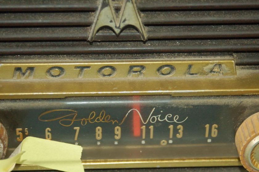 MOTOROLA GOLDEN VOICE AM RADIO MODEL 67X 1  