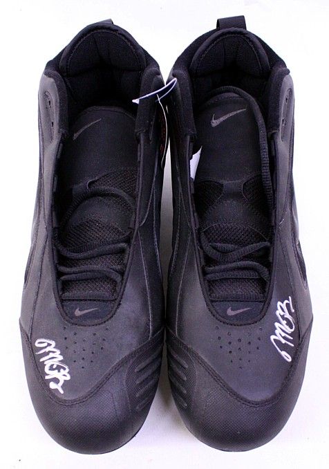 PAIR MICHAEL BOURN SIGNED GAME CLEATS PSA/DNA ASTROS  