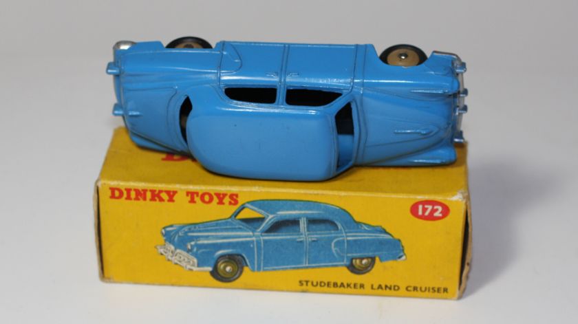 DINKY TOYS 172 STUDEBAKER LAND CRUISER BLUE MIB  