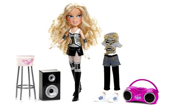 Bratz Dance Crewz Cloes Exclusive Rock Song Doll Set  