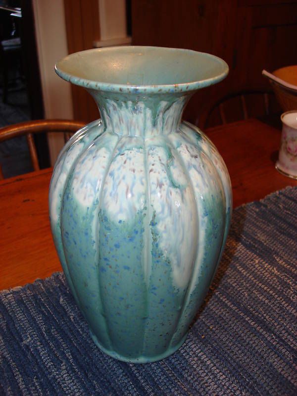 Vintage Pottery 10 Vase STIPPLED TURQUOISE/MELON RIBS  