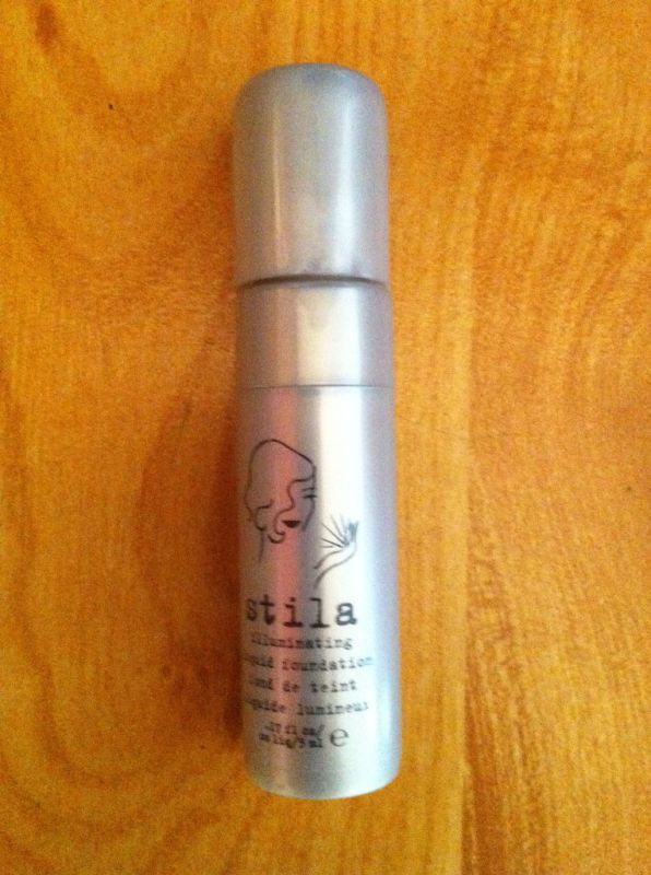 STILA ILLUMINATING LIQUID FOUNDATION 30 WATTS  