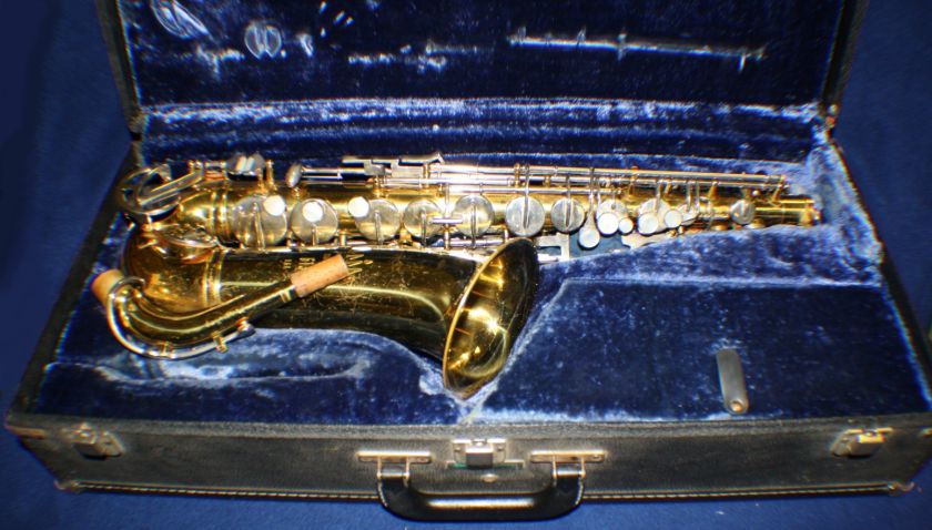 KING CLEVELAND 613 ALTO SAXOPHONE WITH HARD CASE  