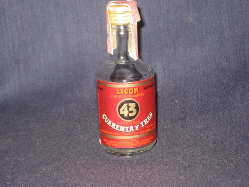 Miniature Licor 43 liquor bottle Cuarenta Y Tres  