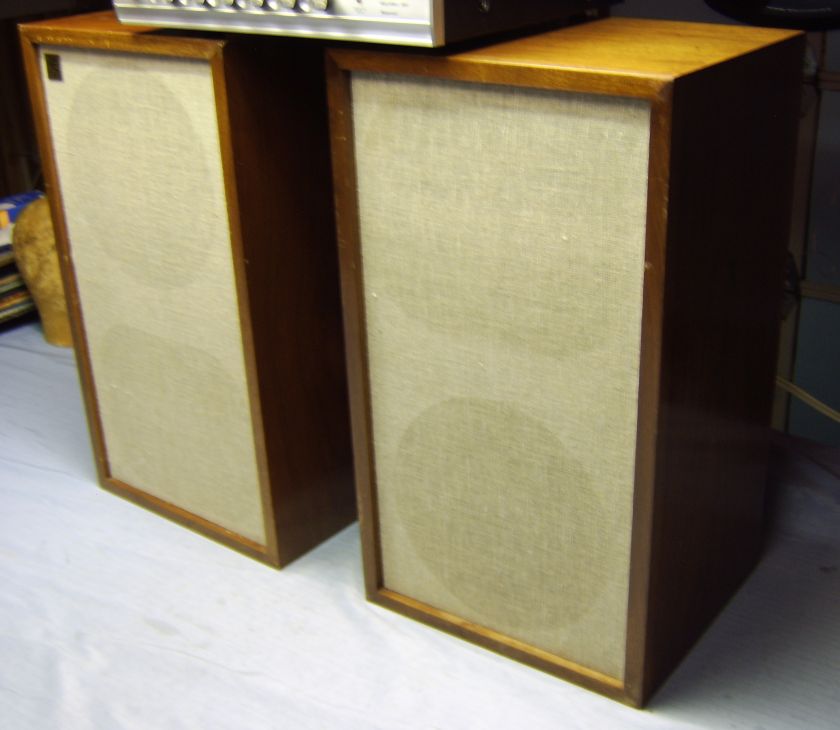 Nice Pair Vintage Acoustic Research AR2a Loudspeakers Speakers w 