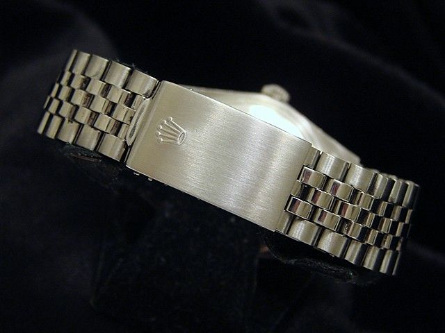   silver dial lifetime trade up this is a very handsome full size gents