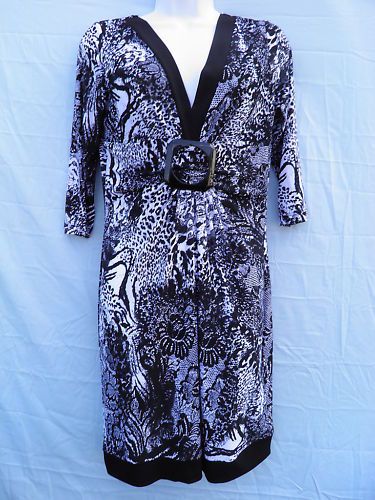 LORI MICHAELS COLLECTION V NECK DRESS WITH BUCKLE DECOR  