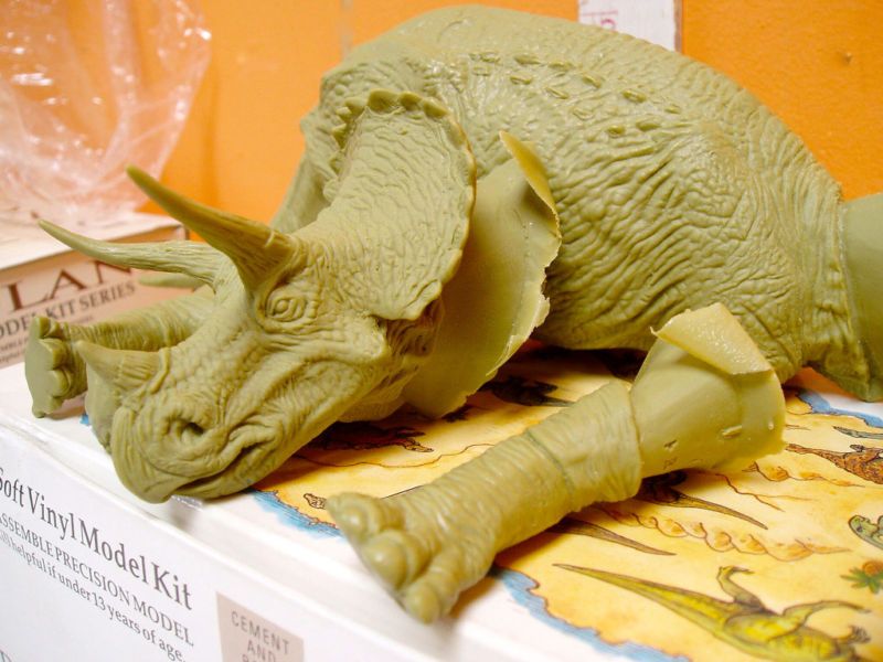 35 SCALE TRICERATOPS DINOSAUR KAIYODO DINOLAND MODEL  