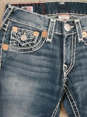 You are bidding on a brand new, 100% authentic True Religion mens 