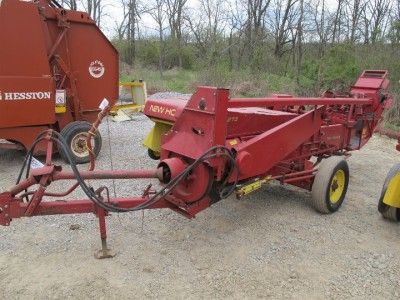 NEW HOLLAND 273 SQUARE BALER WITH THROWER, NICE  