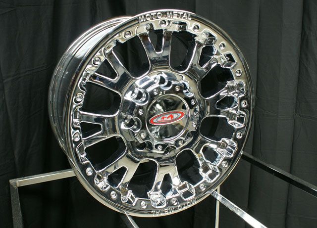 18 x 9 Inch Chrome Moto Metal MO 956 MO956 Wheels Rims  