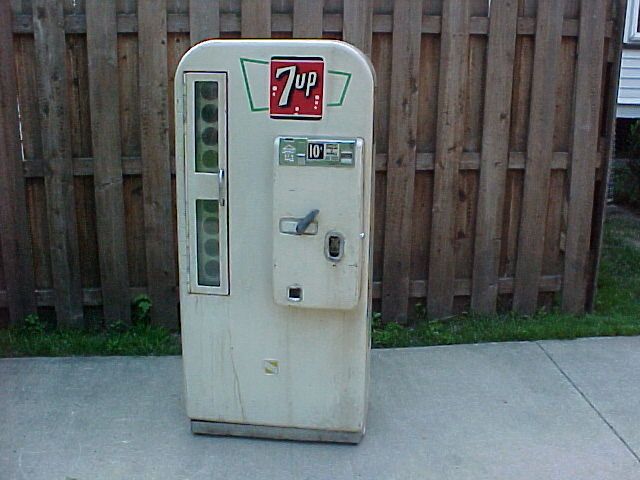   VMC 7UP 81 Soda Coke Machine restored RC coca Cola COKE PEPSI Vendo 44