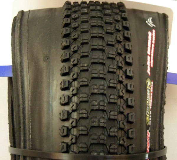 KENDA 26 X 2.1 2.10 TUBELESS SMALL BLOCK 8 EIGHT TIRES 047853830590 