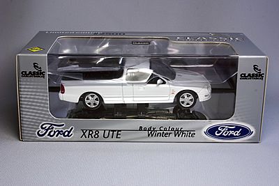 Classic Carlectables 43551 Ford XR8 Ute   Winter White  